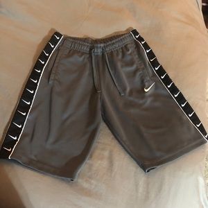 Men’s medium Nike shorts